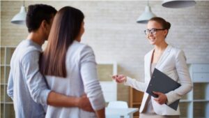 How to Choose The Right Realtors In Milwaukee | Complete Buyer's Guide 6 Best Realtors in Milwaukee | Afreebhomes
