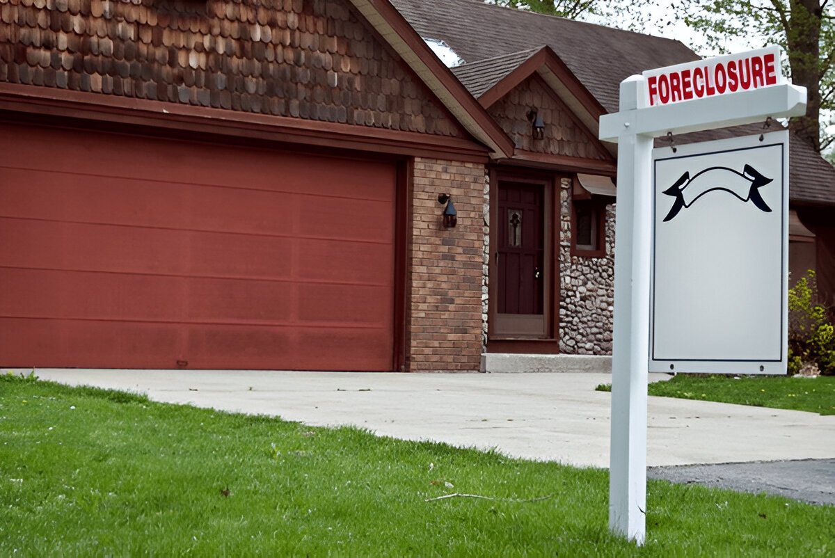 Foreclosure in Milwaukee: 5 Essential Steps & Solutions (2025) 1 Foreclosure in Milwaukee